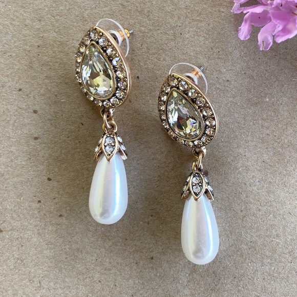 Vintage teardrop pearl earrings - Picture 8 of 10